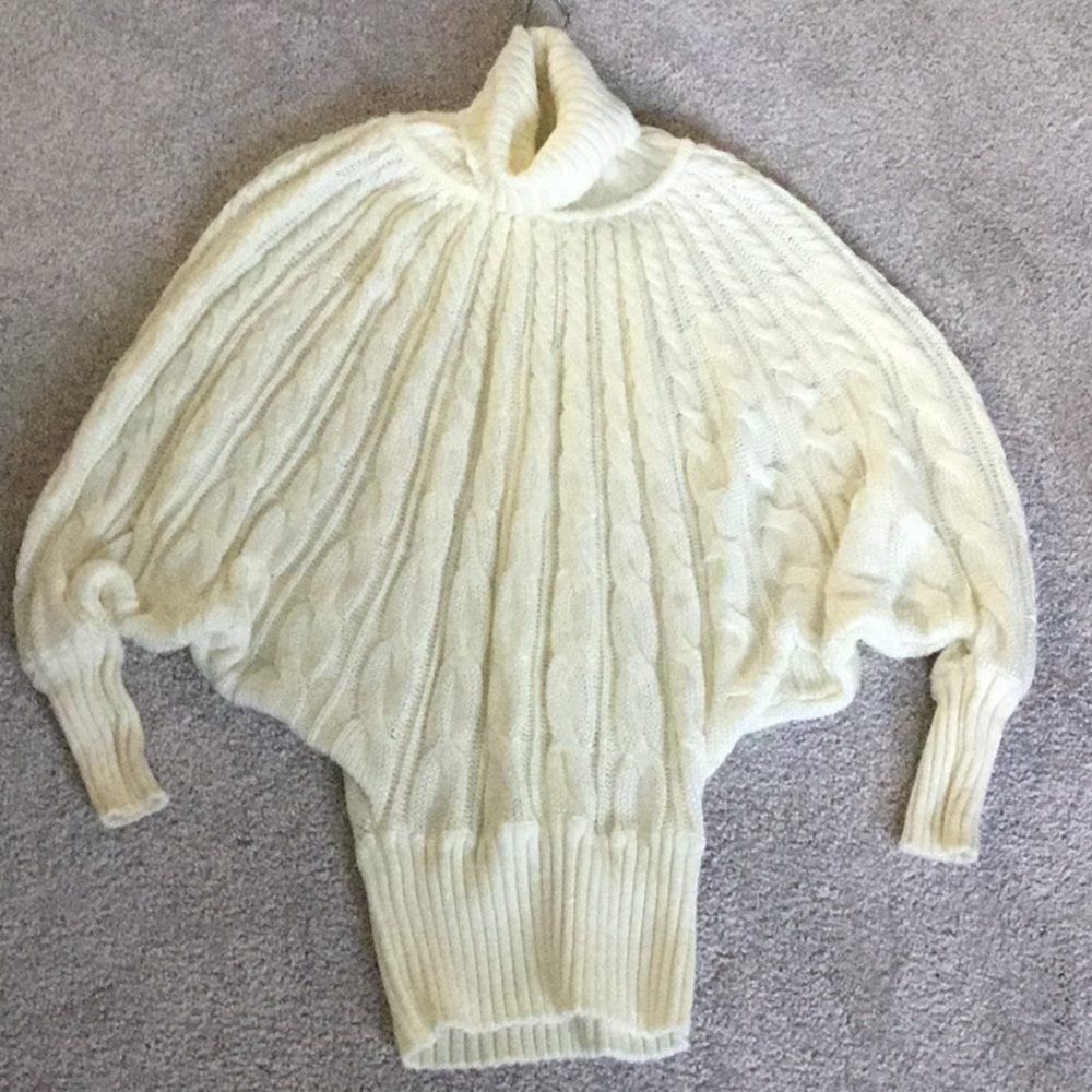 Vintage Dolman sleeve Sweater Size Small.